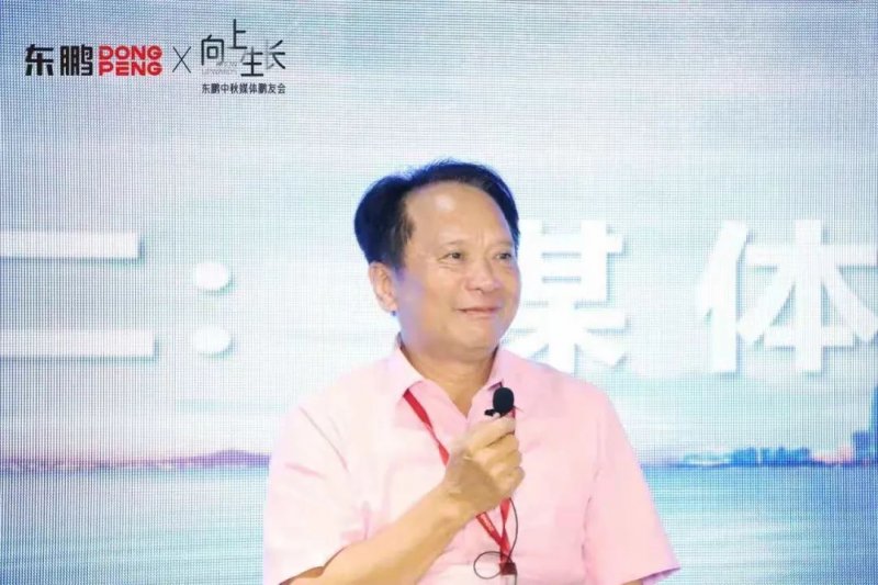 何新明：墻面巖板市場(chǎng)反應(yīng)很好，東鵬又引導(dǎo)一次行業(yè)_1