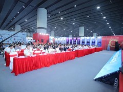 鷹衛(wèi)浴戴日華：堅(jiān)持高質(zhì)量發(fā)展，向高價(jià)值轉(zhuǎn)型