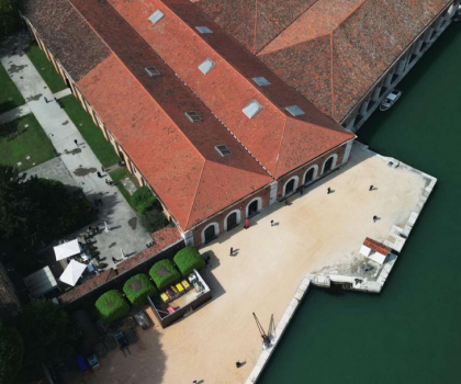 第60屆威尼斯雙年展｜東鵬再次登上國際舞臺，以永續(xù)之材頌揚(yáng)東方藝術(shù)