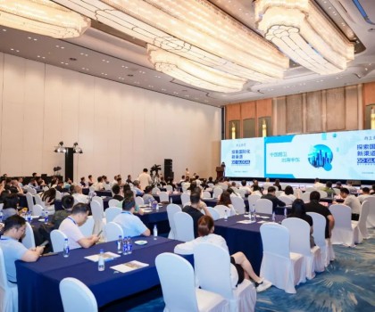 喜訊！東鵬整裝衛(wèi)浴榮獲廚衛(wèi)行業(yè)兩大重磅殊榮！