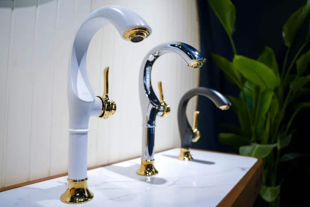 1711674773993787.jpg 德國COSO衛(wèi)浴驚艷亮相上海國際酒店展5.jpg