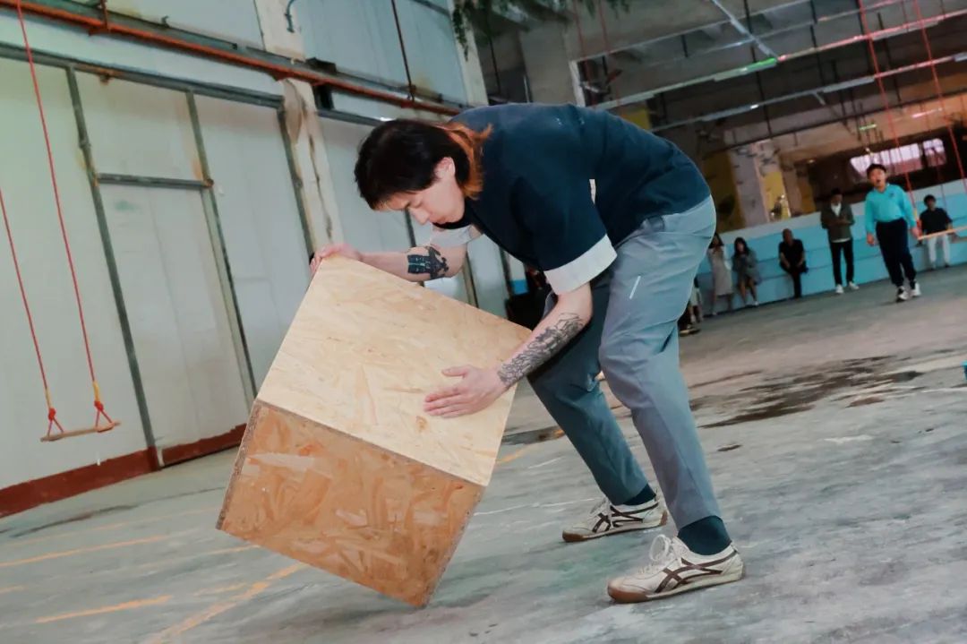 1745657447702207.jpg 表演1.jpg